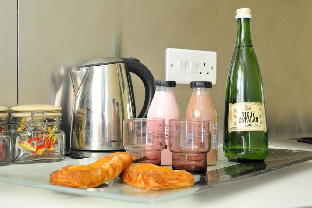 Kensington Court Apartment บาธ ภายนอก รูปภาพ