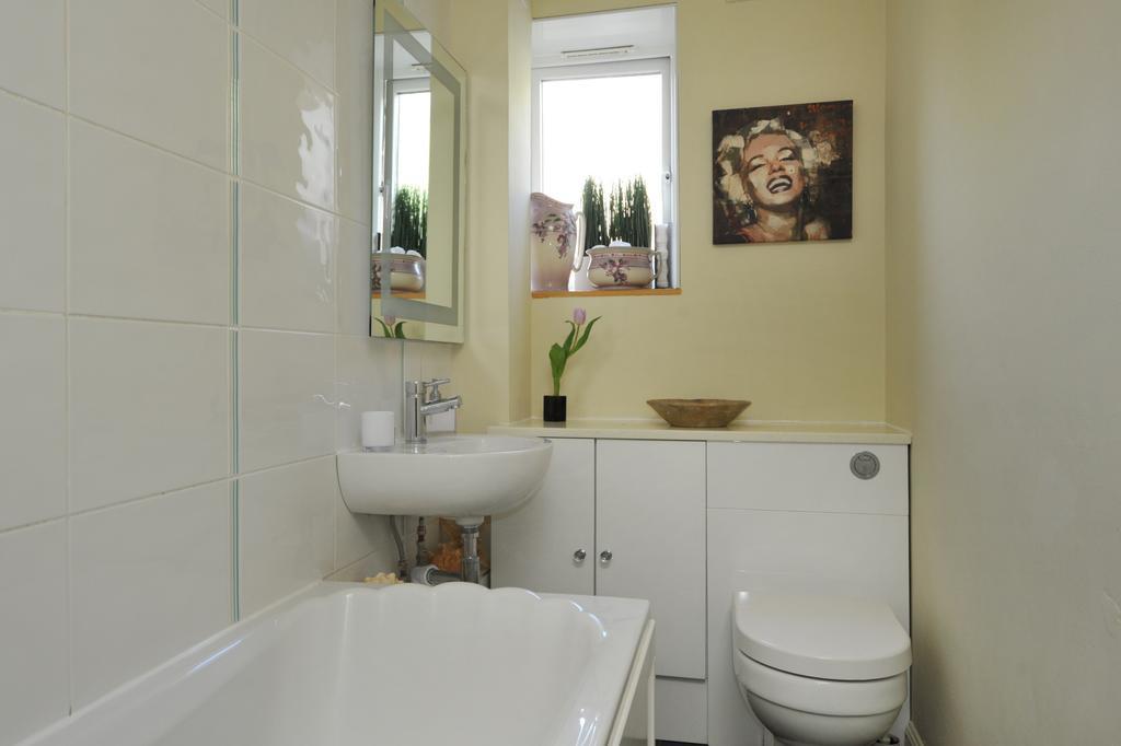 Kensington Court Apartment บาธ ภายนอก รูปภาพ