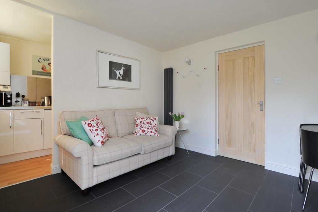 Kensington Court Apartment บาธ ภายนอก รูปภาพ