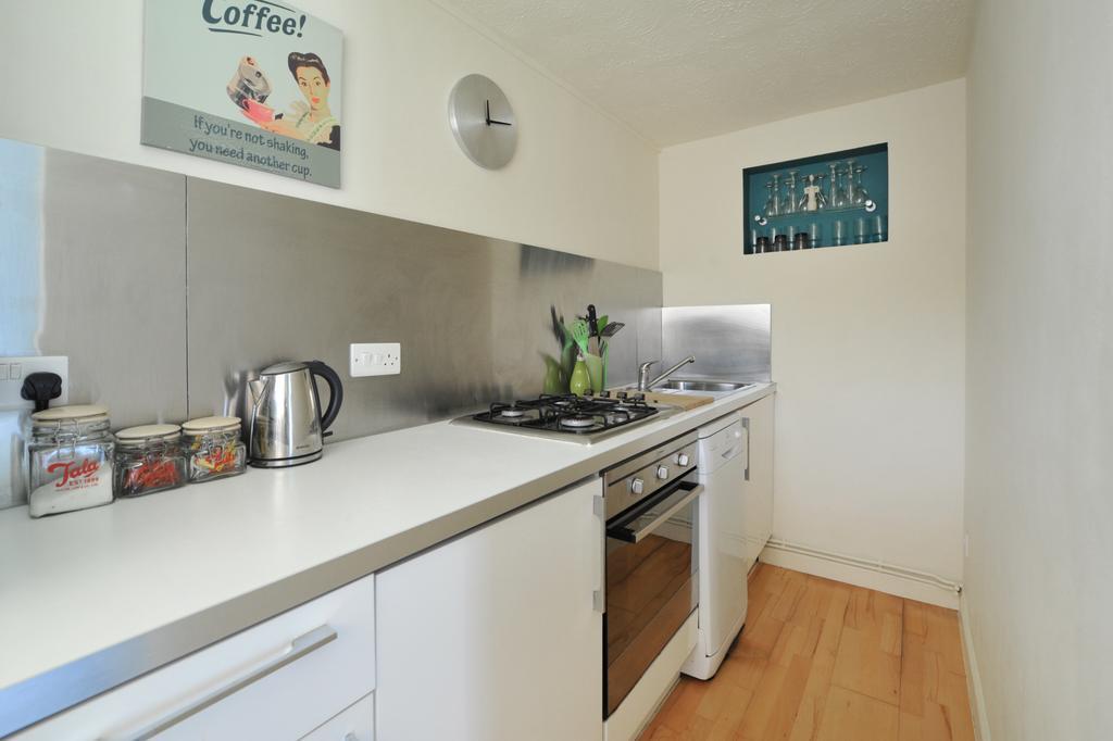 Kensington Court Apartment บาธ ภายนอก รูปภาพ