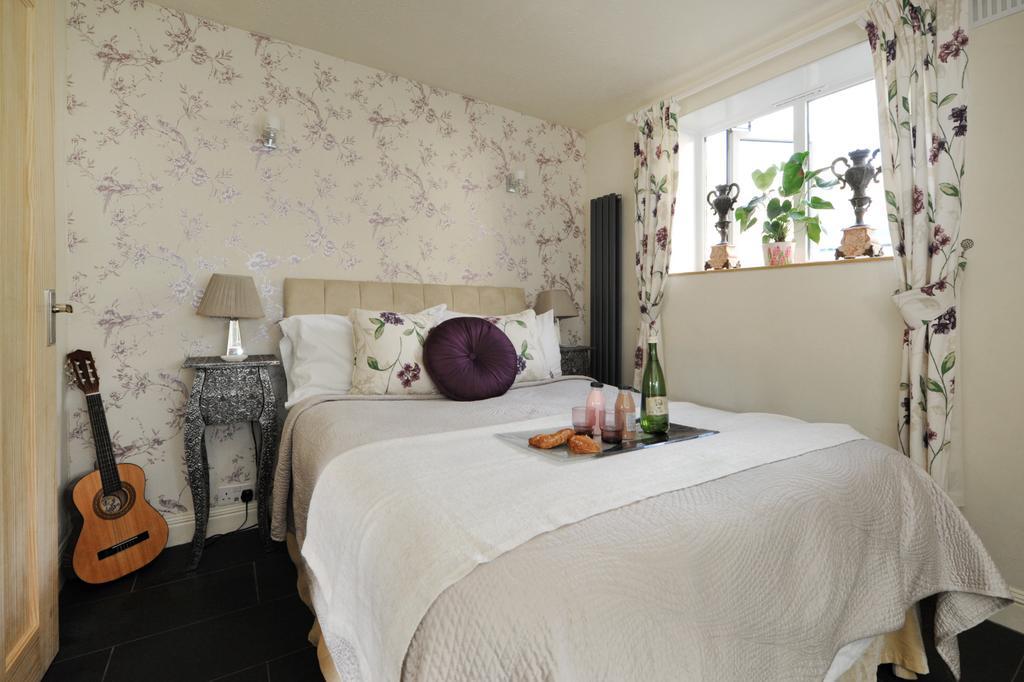 Kensington Court Apartment บาธ ภายนอก รูปภาพ