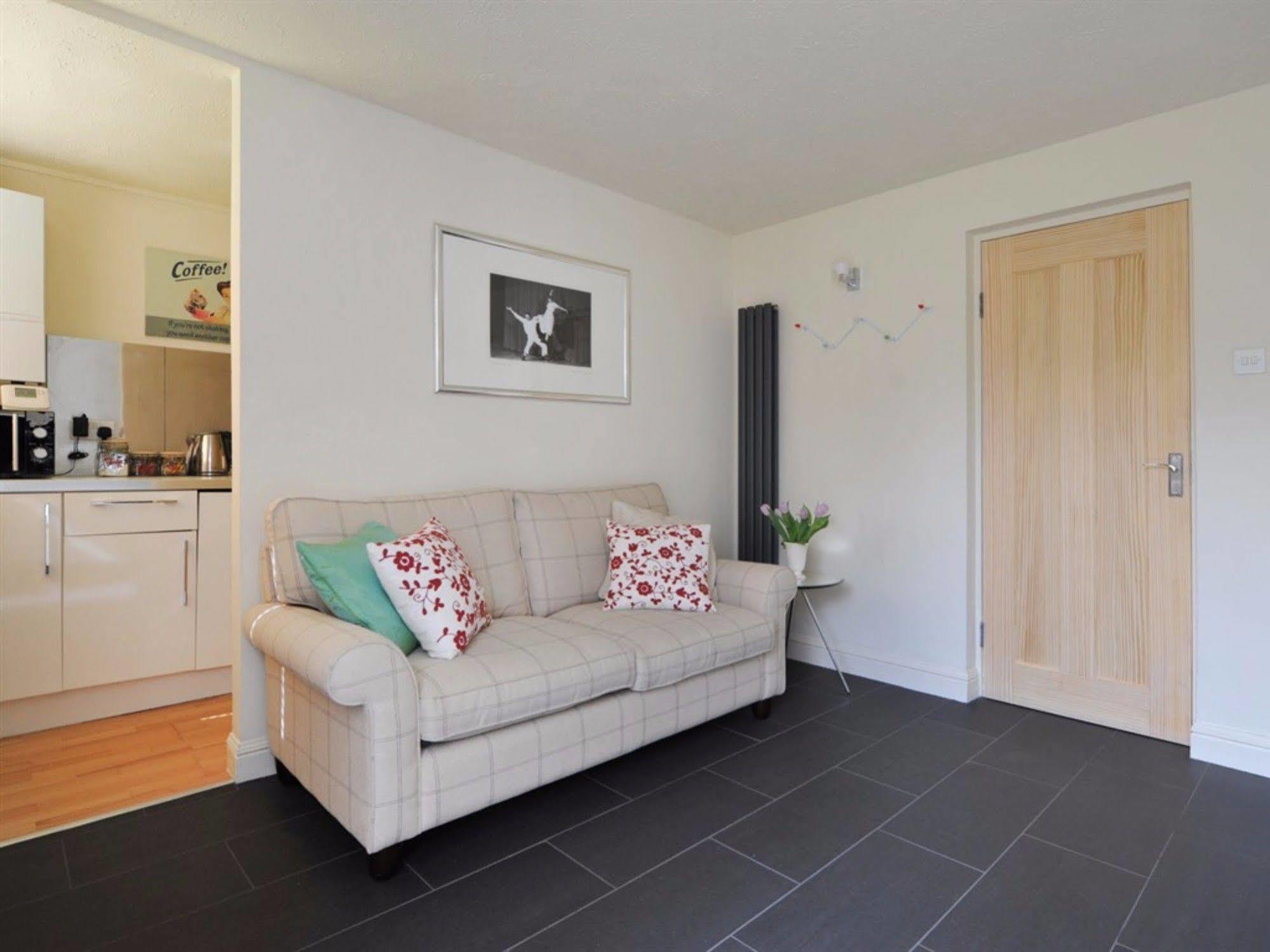 Kensington Court Apartment บาธ ภายนอก รูปภาพ