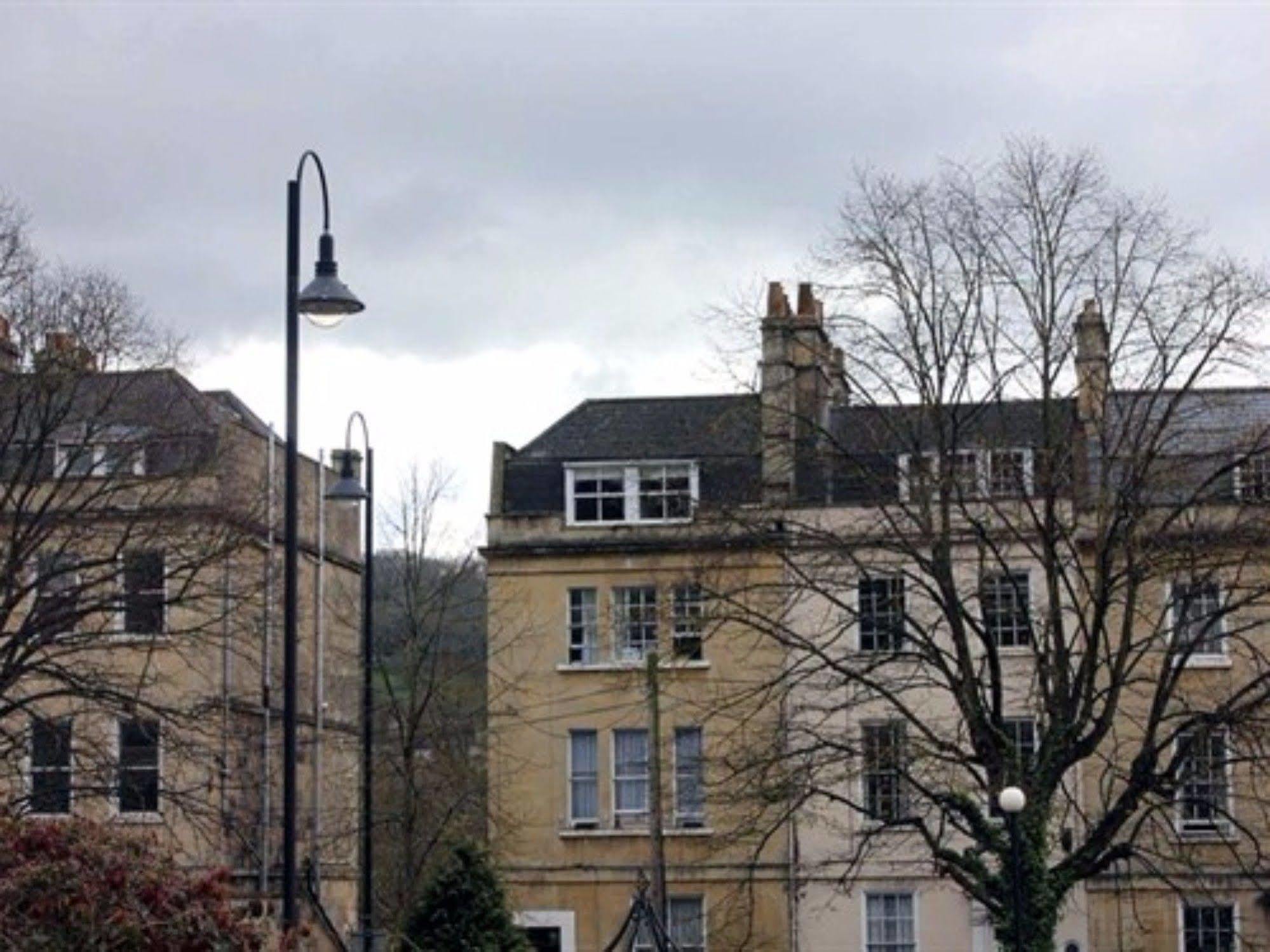 Kensington Court Apartment บาธ ภายนอก รูปภาพ